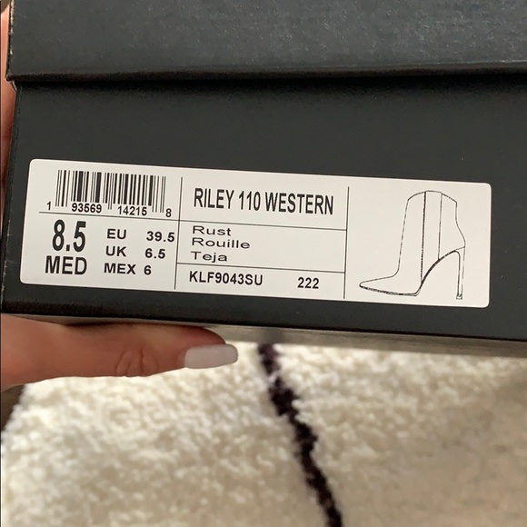 Kenneth Cole high heel boots - Picture 9 of 10